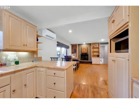 235 W 38th Avenue Eugene OR 97405