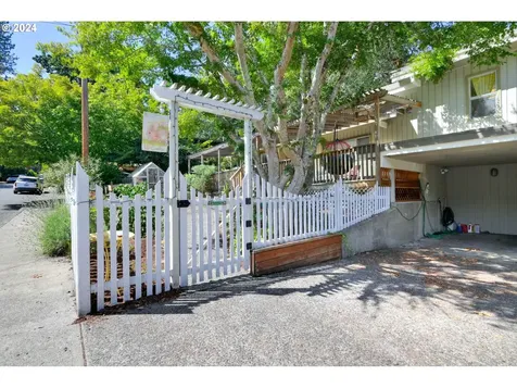 235 W 38th Avenue Eugene OR 97405