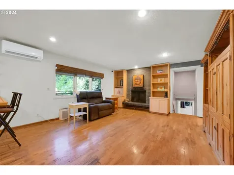 235 W 38th Avenue Eugene OR 97405