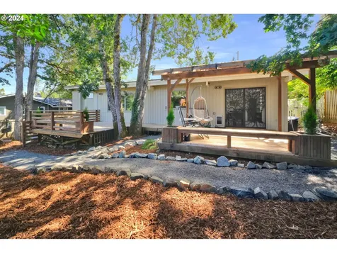 235 W 38th Avenue Eugene OR 97405