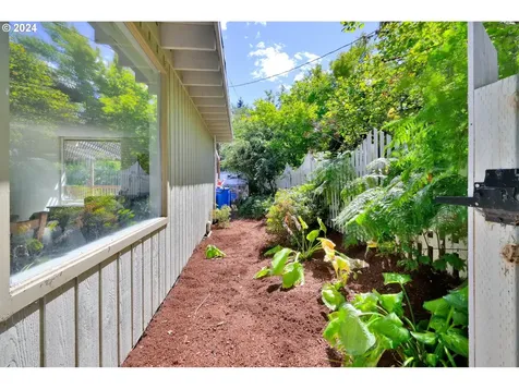 235 W 38th Avenue Eugene OR 97405