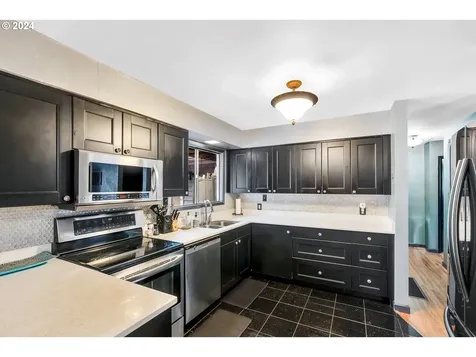 2924 NE 88th Place Portland OR 97220