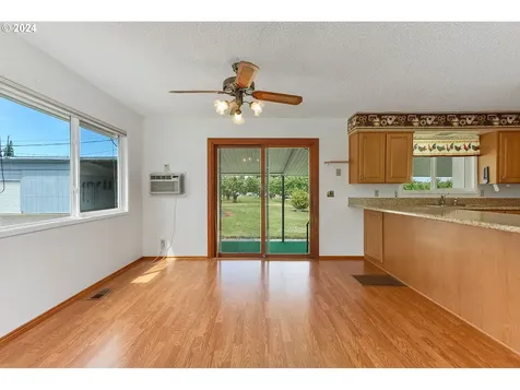 4554 Summit Drive Hood River OR 97031