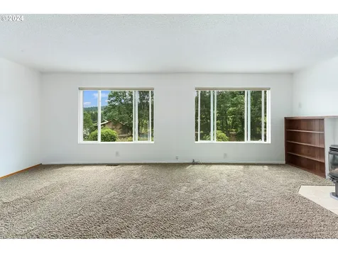 4554 Summit Drive Hood River OR 97031