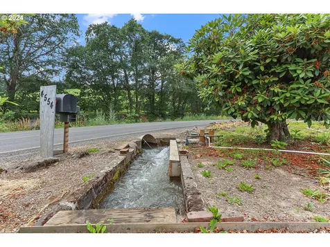 4554 Summit Drive Hood River OR 97031