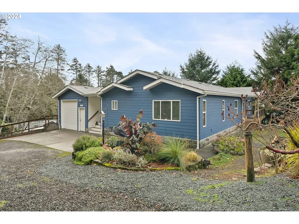 635 S Falcon Street Rockaway Beach OR 97136