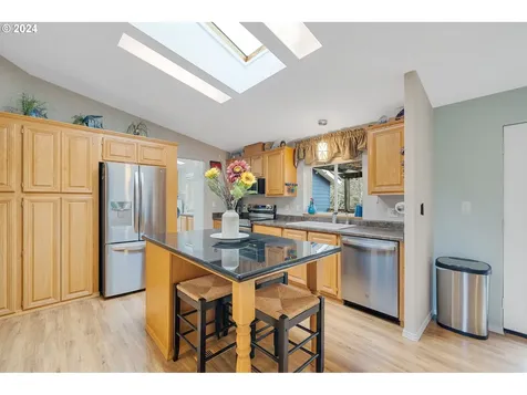 635 S Falcon Street Rockaway Beach OR 97136