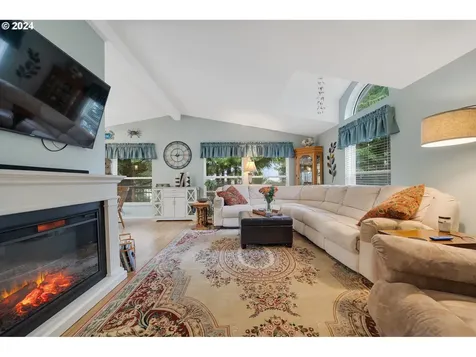 635 S Falcon Street Rockaway Beach OR 97136