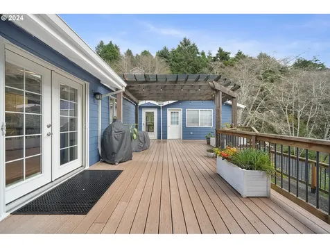 635 S Falcon Street Rockaway Beach OR 97136
