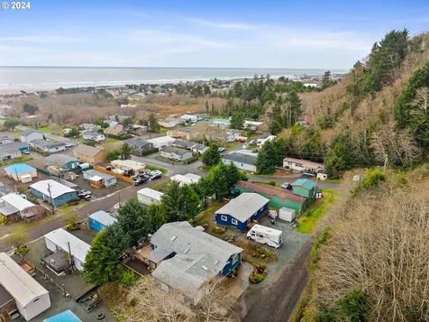 635 S Falcon Street Rockaway Beach OR 97136