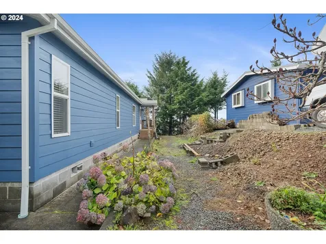 635 S Falcon Street Rockaway Beach OR 97136