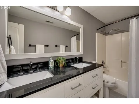 1004 NW 120th Circle Vancouver WA 98685