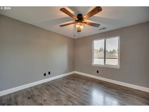 1004 NW 120th Circle Vancouver WA 98685