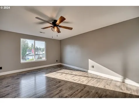 1004 NW 120th Circle Vancouver WA 98685