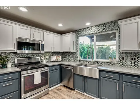 1004 NW 120th Circle Vancouver WA 98685