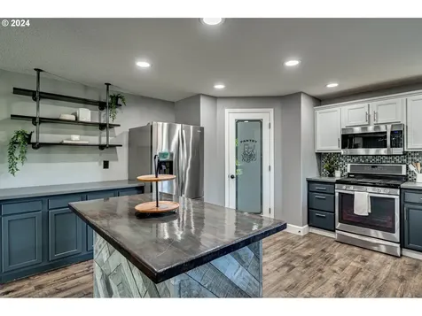 1004 NW 120th Circle Vancouver WA 98685