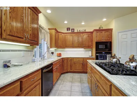 11112 NW 36th Avenue Vancouver WA 98685