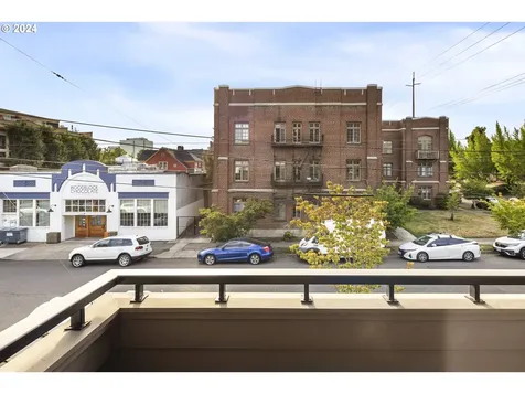 1760 NE 17th Avenue Portland OR 97212