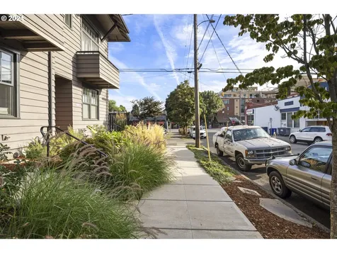 1760 NE 17th Avenue Portland OR 97212