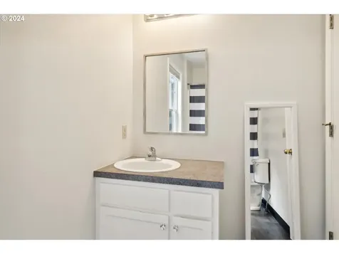605 Se 34th Avenue Portland OR 97214