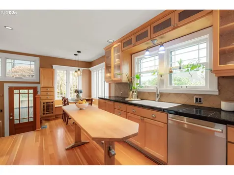 2130 NE Klickitat Street Portland OR 97212