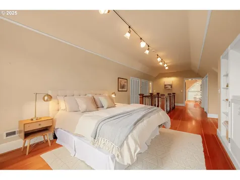 2130 NE Klickitat Street Portland OR 97212