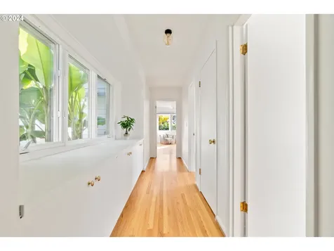6444 SE Stark Street Portland OR 97215