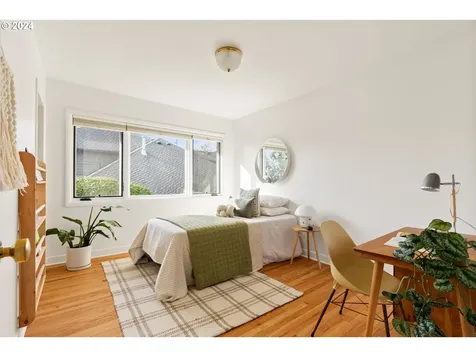 6444 SE Stark Street Portland OR 97215