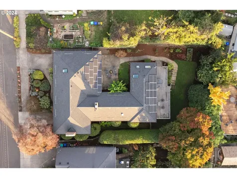 6444 SE Stark Street Portland OR 97215