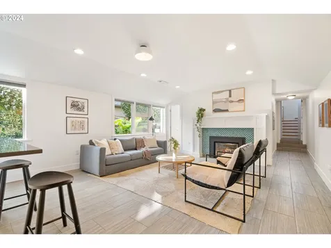 6444 SE Stark Street Portland OR 97215