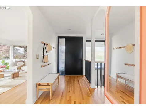 6444 SE Stark Street Portland OR 97215