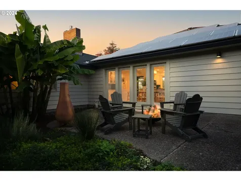 6444 SE Stark Street Portland OR 97215