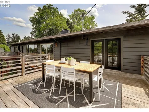 1029 Laurel Street Lake Oswego OR 97034