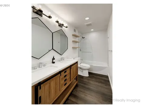 1029 Laurel Street Lake Oswego OR 97034