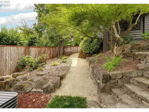 1029 Laurel Street Lake Oswego OR 97034