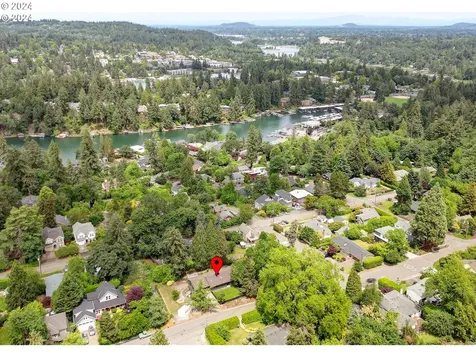 1029 Laurel Street Lake Oswego OR 97034