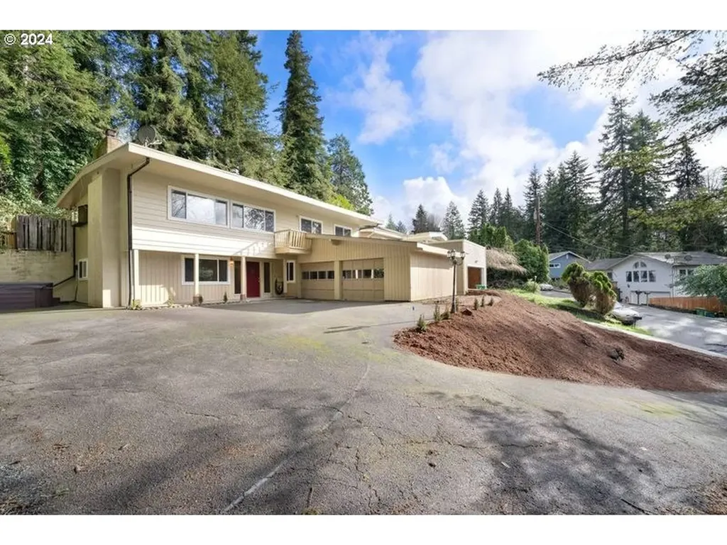 1896 Kingwood Avenue Coos Bay OR 97420