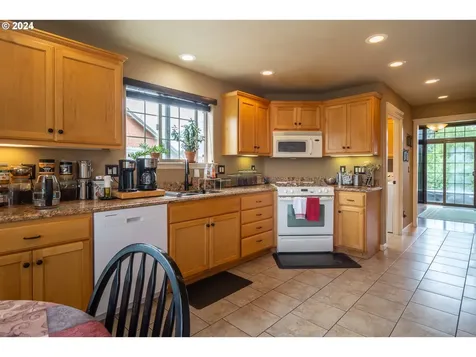 225 Danielle Drive Winston OR 97496