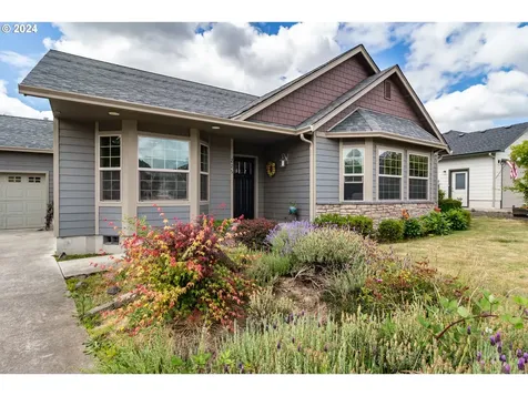 225 Danielle Drive Winston OR 97496