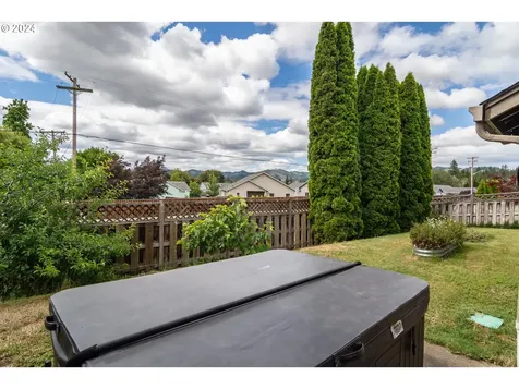 225 Danielle Drive Winston OR 97496