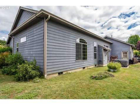 225 Danielle Drive Winston OR 97496