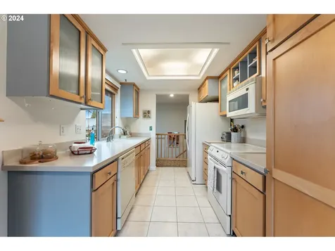 10435 SW Highland Drive Portland OR 97224