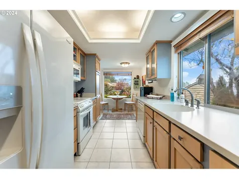 10435 SW Highland Drive Portland OR 97224