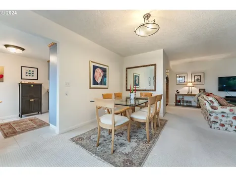 10435 SW Highland Drive Portland OR 97224