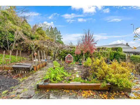 10435 SW Highland Drive Portland OR 97224