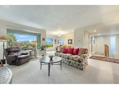 10435 SW Highland Drive Portland OR 97224