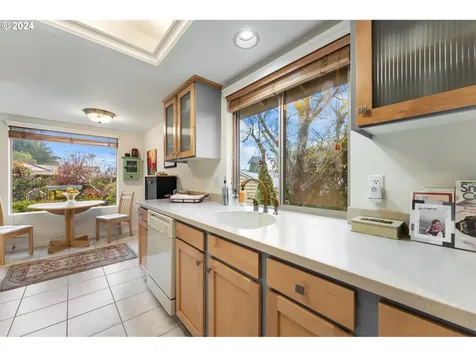 10435 SW Highland Drive Portland OR 97224