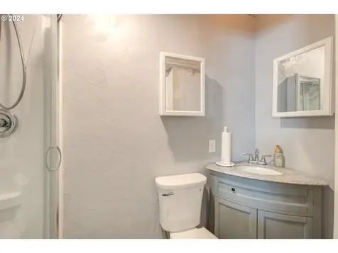 617 NE Channon Avenue Roseburg OR 97470