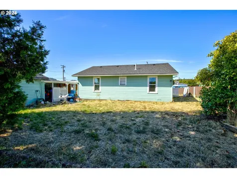 617 NE Channon Avenue Roseburg OR 97470