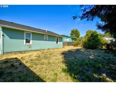 617 NE Channon Avenue Roseburg OR 97470